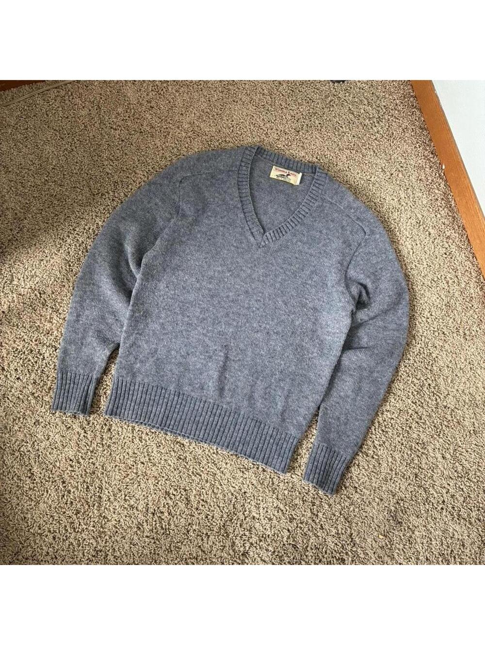 Winona Men's Blue and Grey Jumper